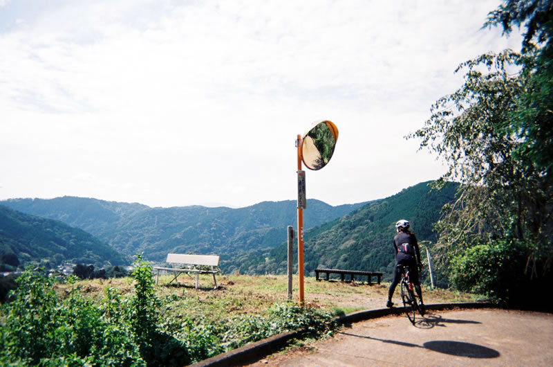 最初の目的地・寄の展望台に到着（写ルンです）