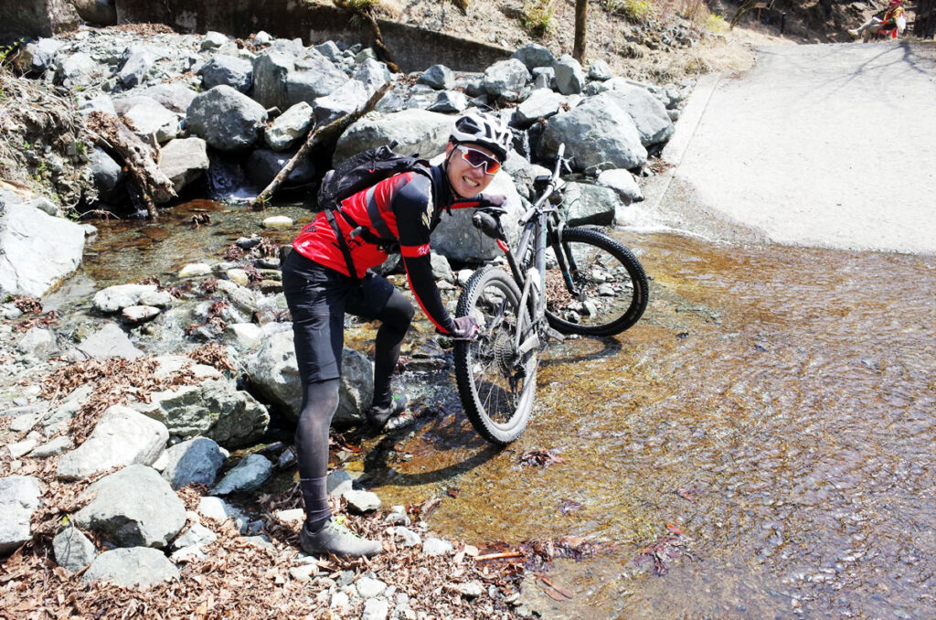 期待の新人現る！？ マウンテンバイクで戸川林道上ってみた！