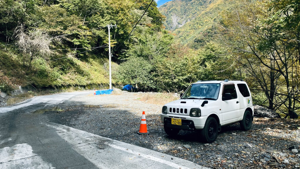 工事関係者の車両の多くがジムニーでした