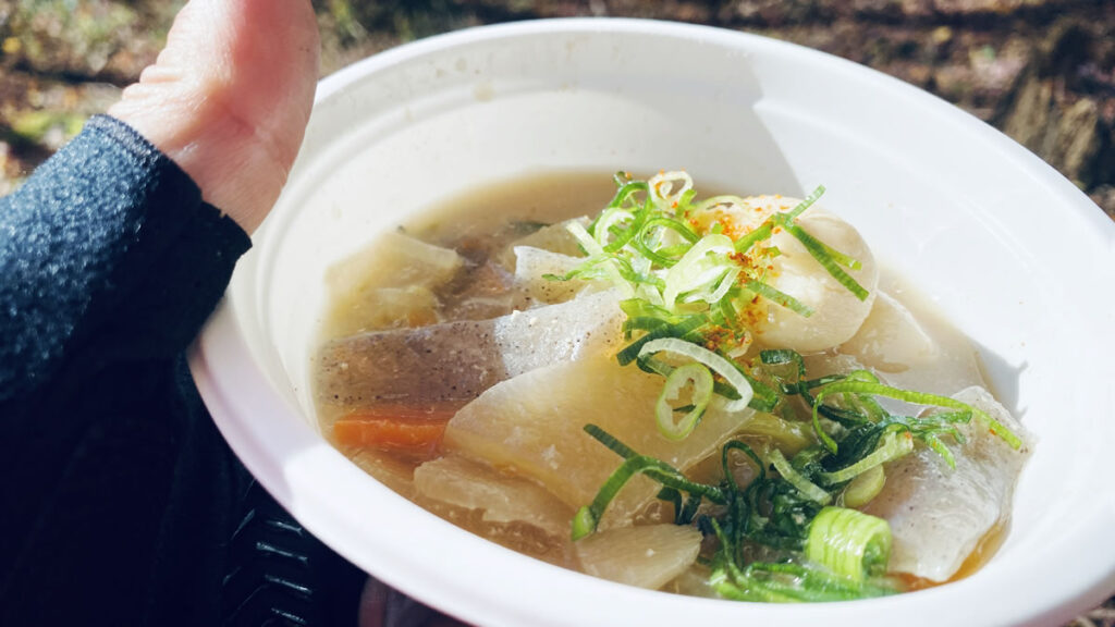 豚汁おかわりOKと聞いて大歓喜