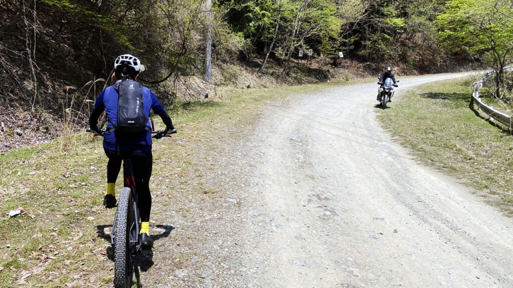 バイクも突然増えました