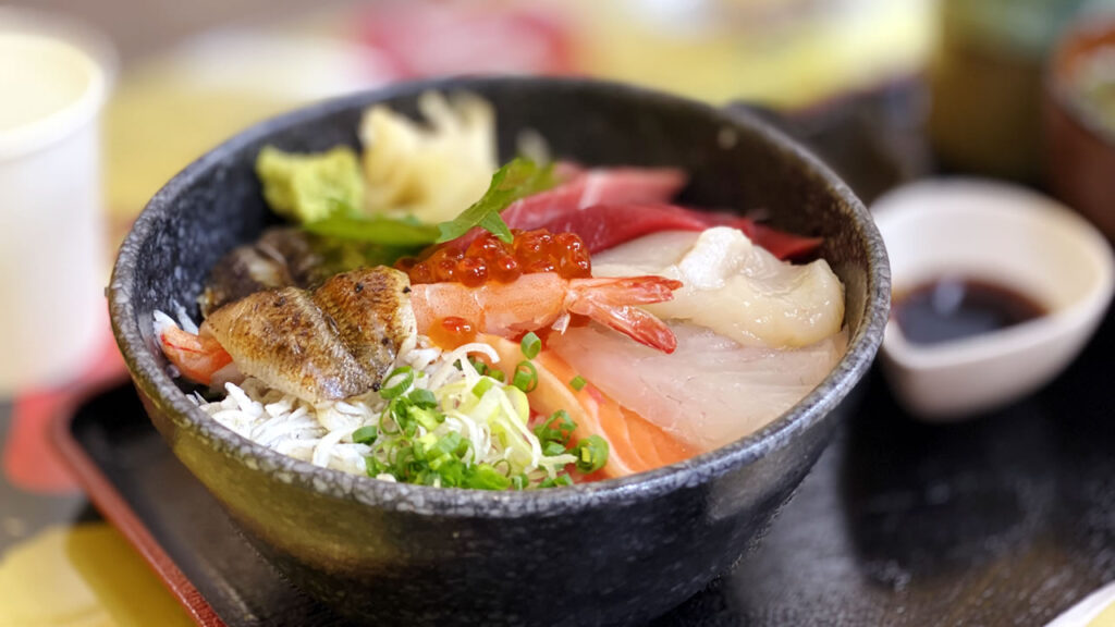 丁寧な仕事が光る海鮮丼