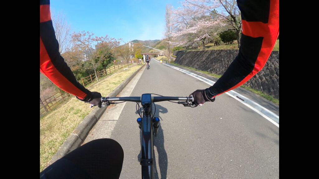 秦野戸川公園を出発