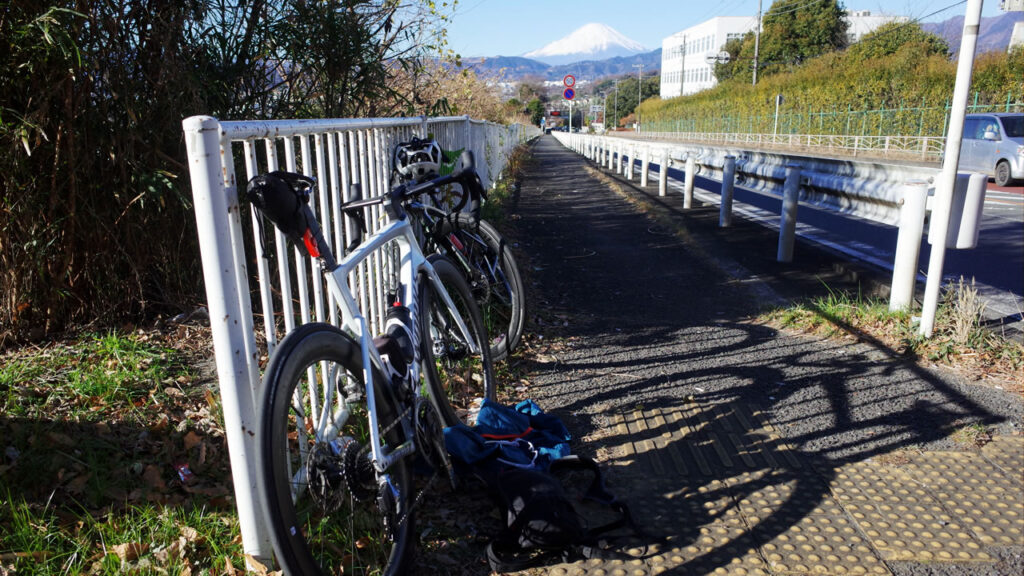 秦野手前の善波峠でようやく少し暖かくなってきた