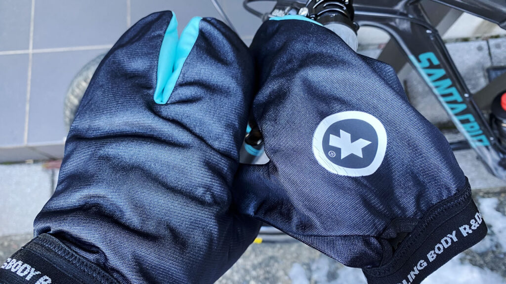 通称「ロブスター」なAssos Shell S7 Cycling Gloves