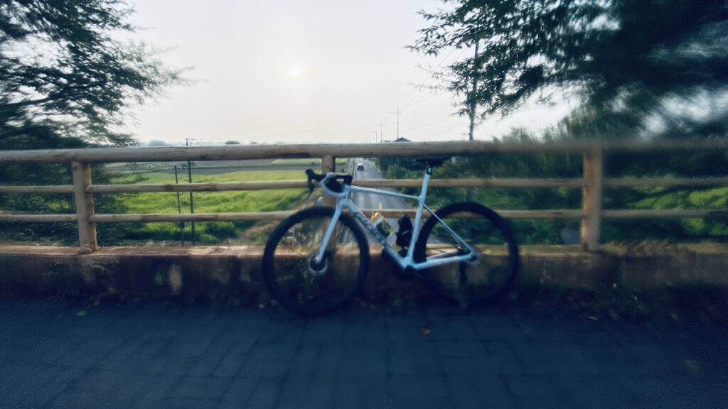 ロードバイクは夜明け前行動が基本になりました