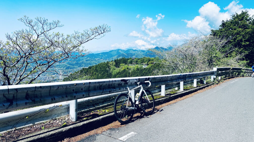 フロントライトも小さく、軽くならないかな