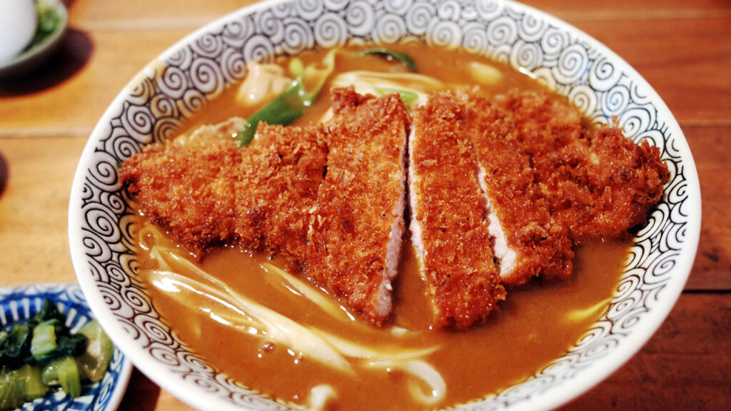 これが由す美のカツカレーうどん丼だ