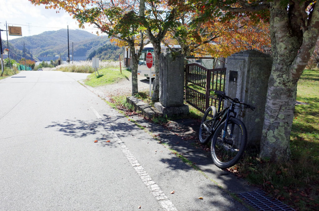 10月半ばで紅葉はまだ薄っすら