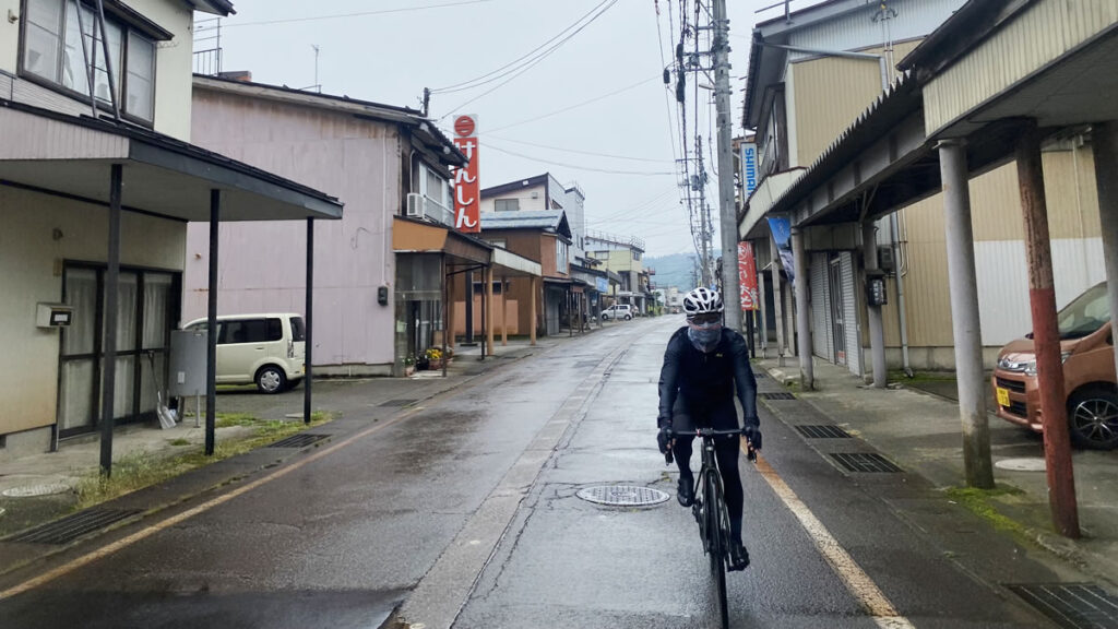 どの街にもアーケードがあるのが興味深い