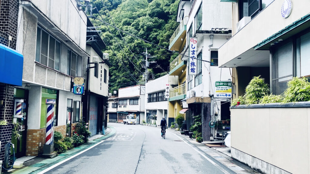 次なる目的地は下部温泉郷の奥の奥