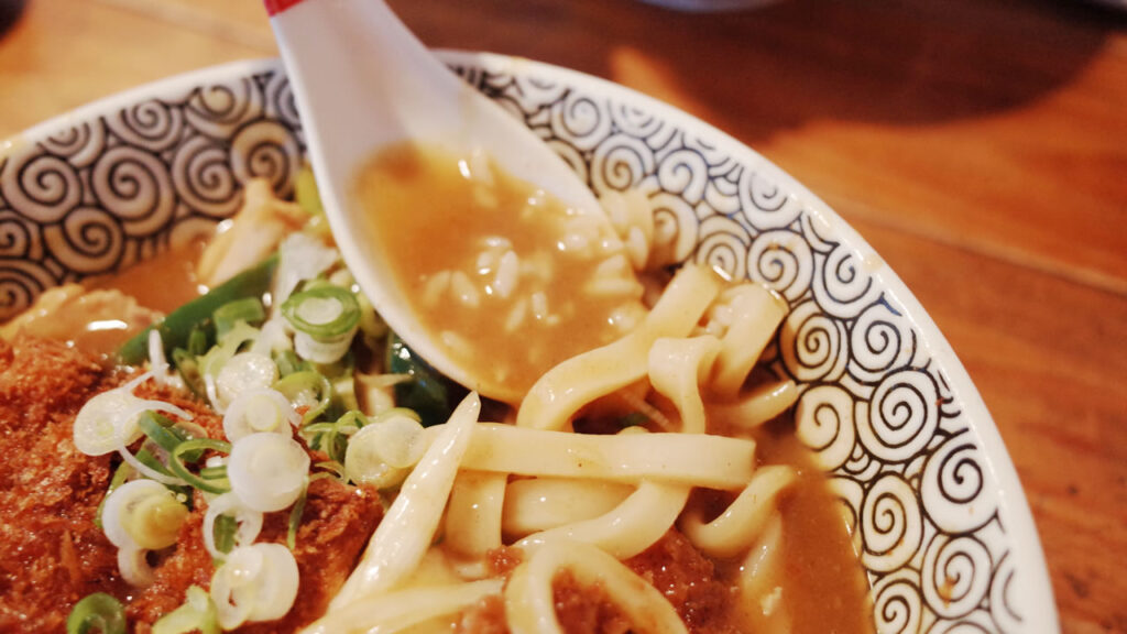 カツカレーうどん丼はうどん界のミルフィーユだった