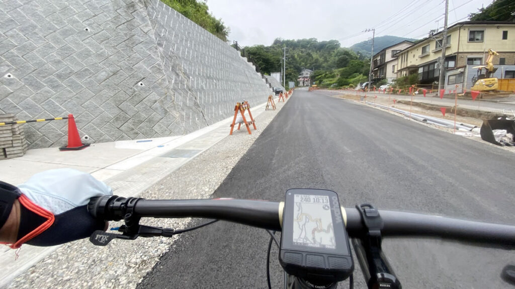 序盤の住宅街から斜度がおかしい山伏峠