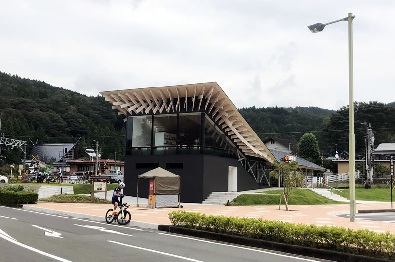 五輪を見越してか、足柄駅も驚くほど立派になっていた