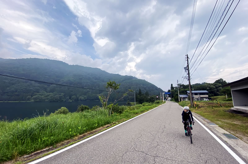 中綱湖を過ぎたらいよいよ小熊山へ