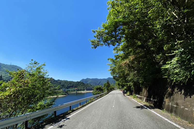 クルマ皆無で走りやすい奥山梨