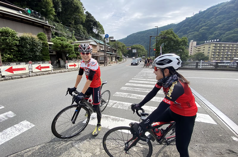 箱ヒルに出陣するイナバさんをお見送り