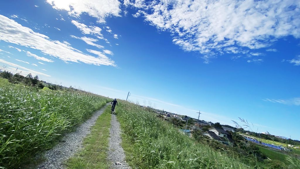 荒サイは台風一過の秋晴れ