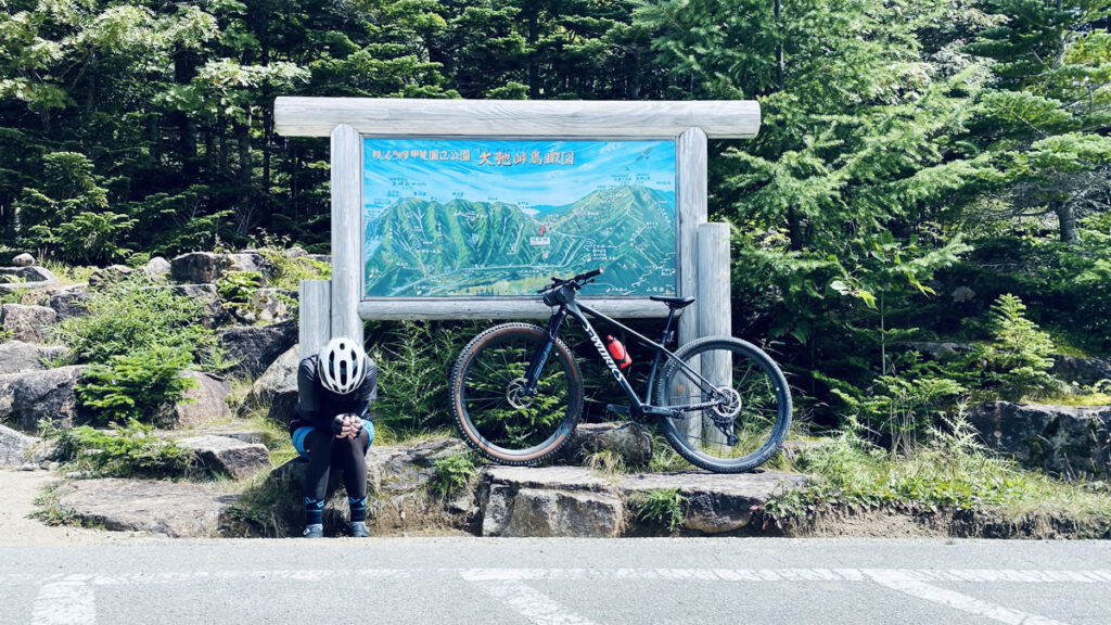 久しぶりのヒルクライムで大弛峠のグラベルはなかなか消耗が激しかった模様