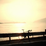 瀬戸内海の夕焼けをバックにターマック