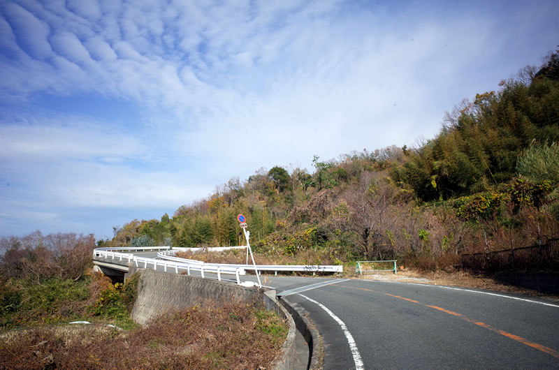 上るほどに景色がさえわたる十三峠