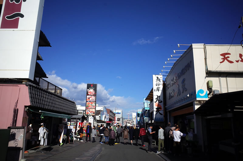 年始にもかかわらず沼津港は大賑わい！