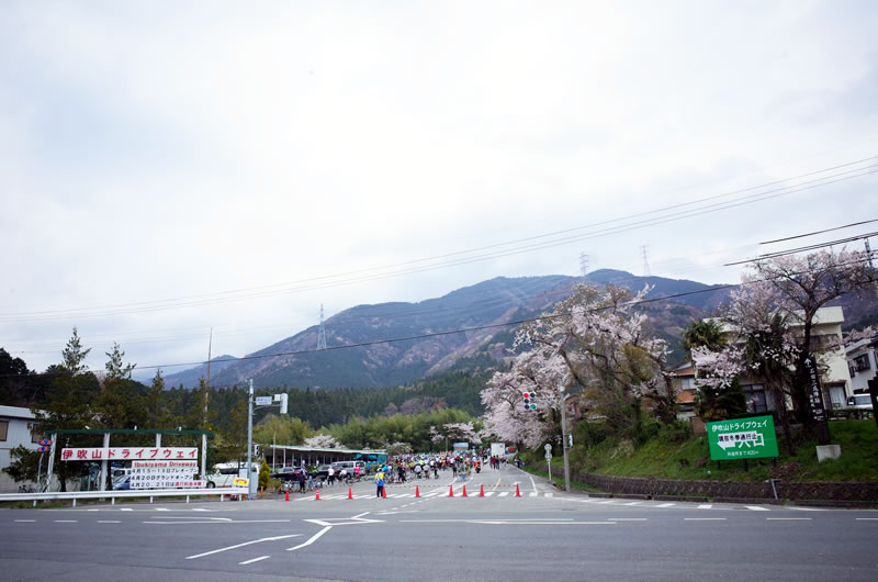 伊吹山ヒルクライム一般の部はフルコースで決行