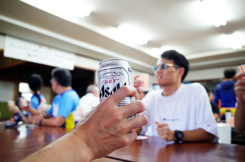 乾杯でビールが大盤振る舞い！