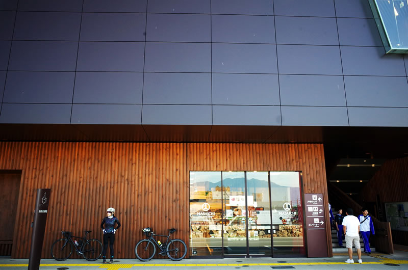 きれいな小淵沢駅