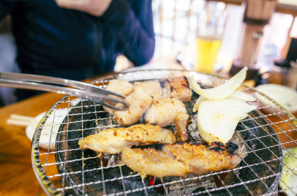 白コロは、コロコロ転がすように焼くから白コロなんだって！