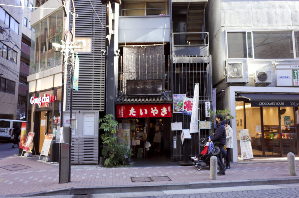 たい焼き御三家は1時間待ちで断念