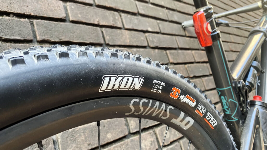 一度使ってみたかったMaxxis Ikon