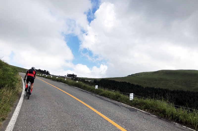 車山高原のパーキングまで上りが続きます